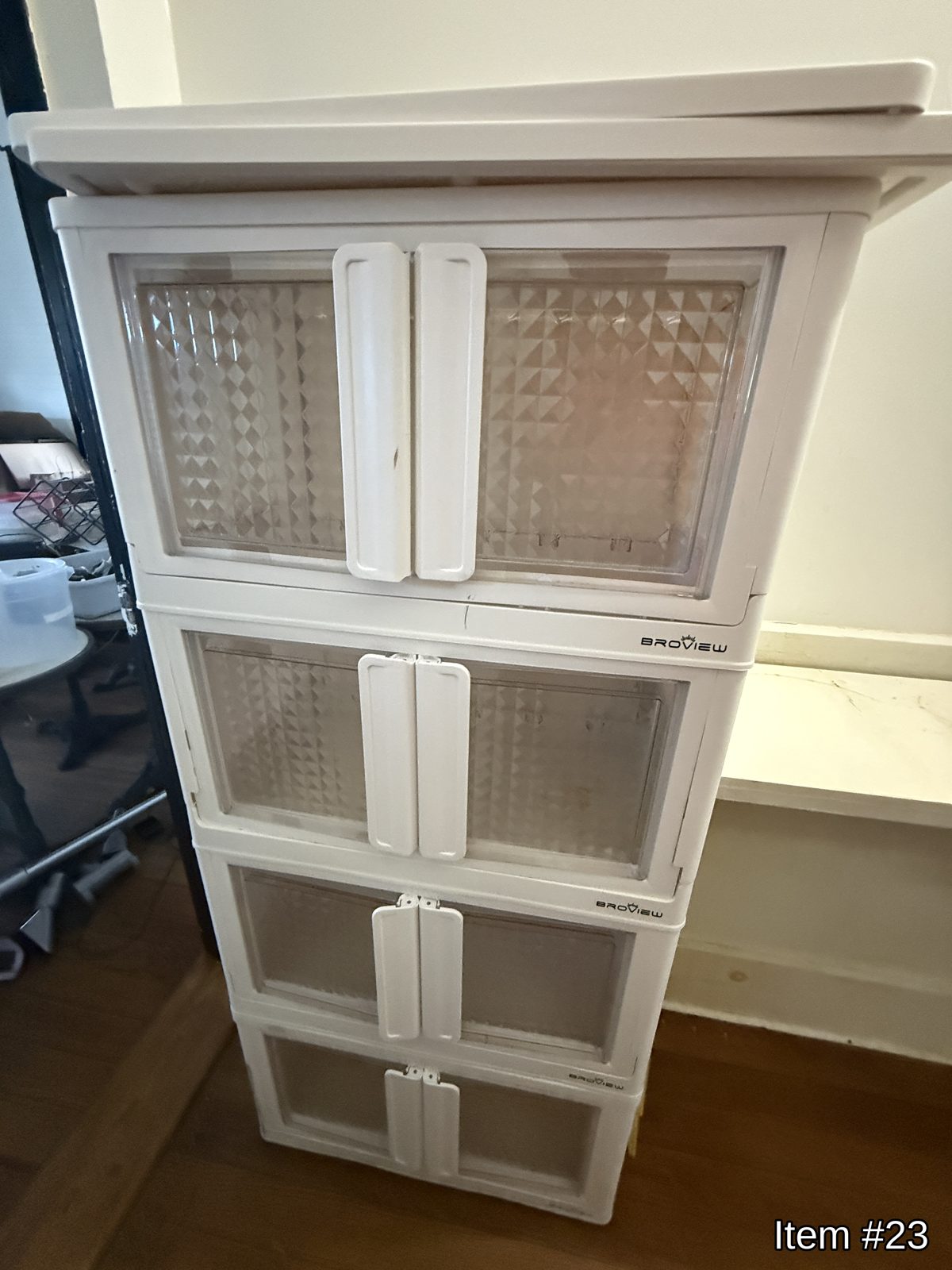 Storage cabinet