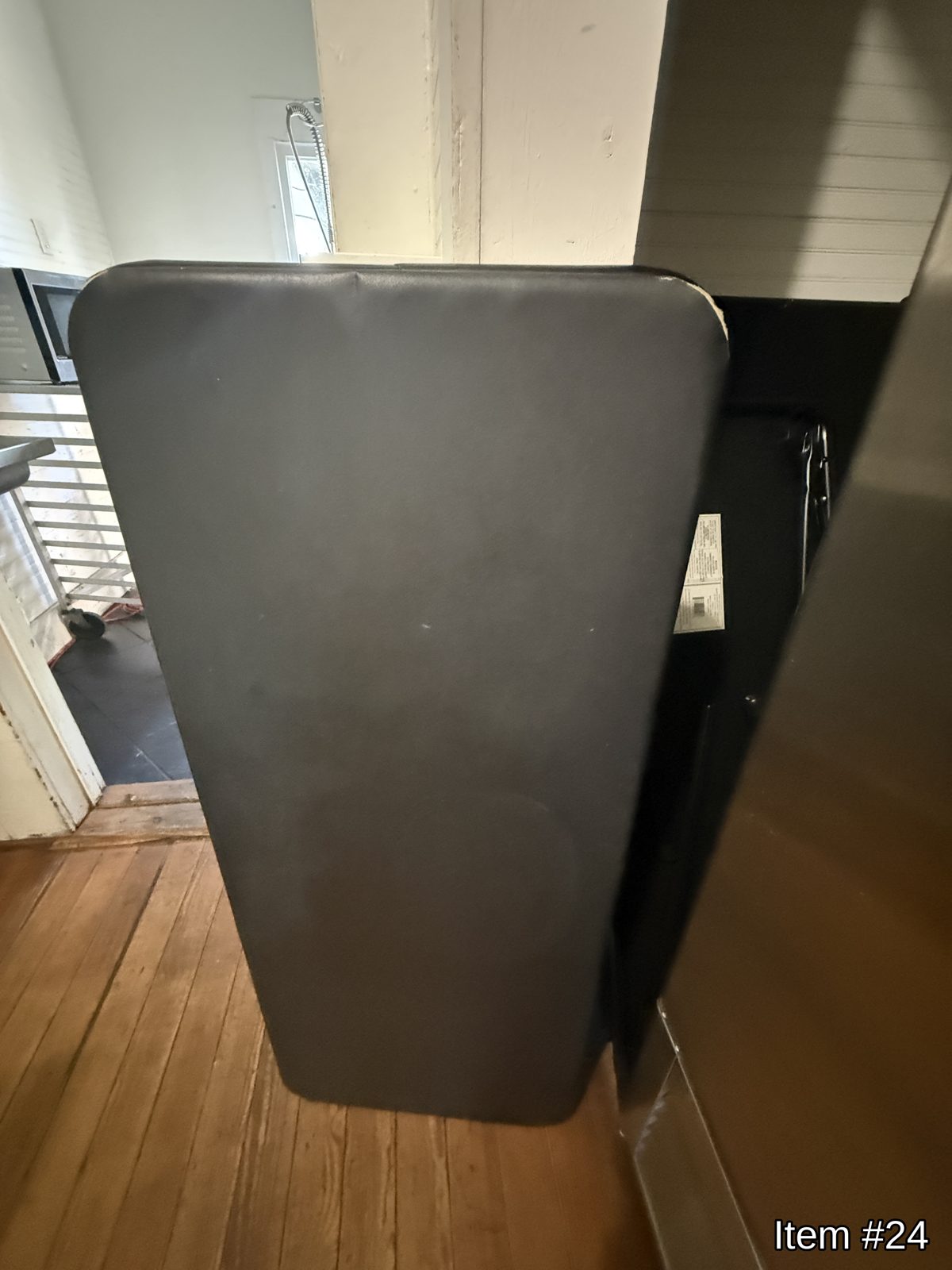 Folding tables