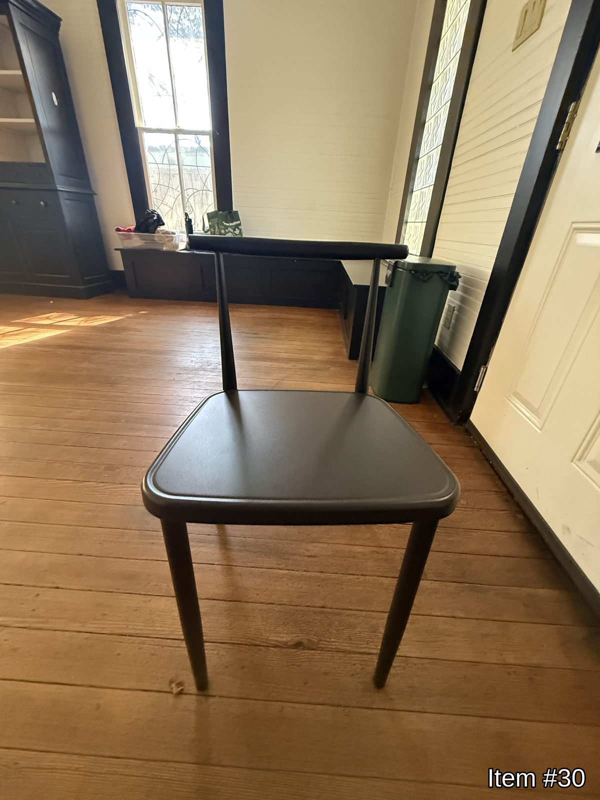 Metal chairs x8