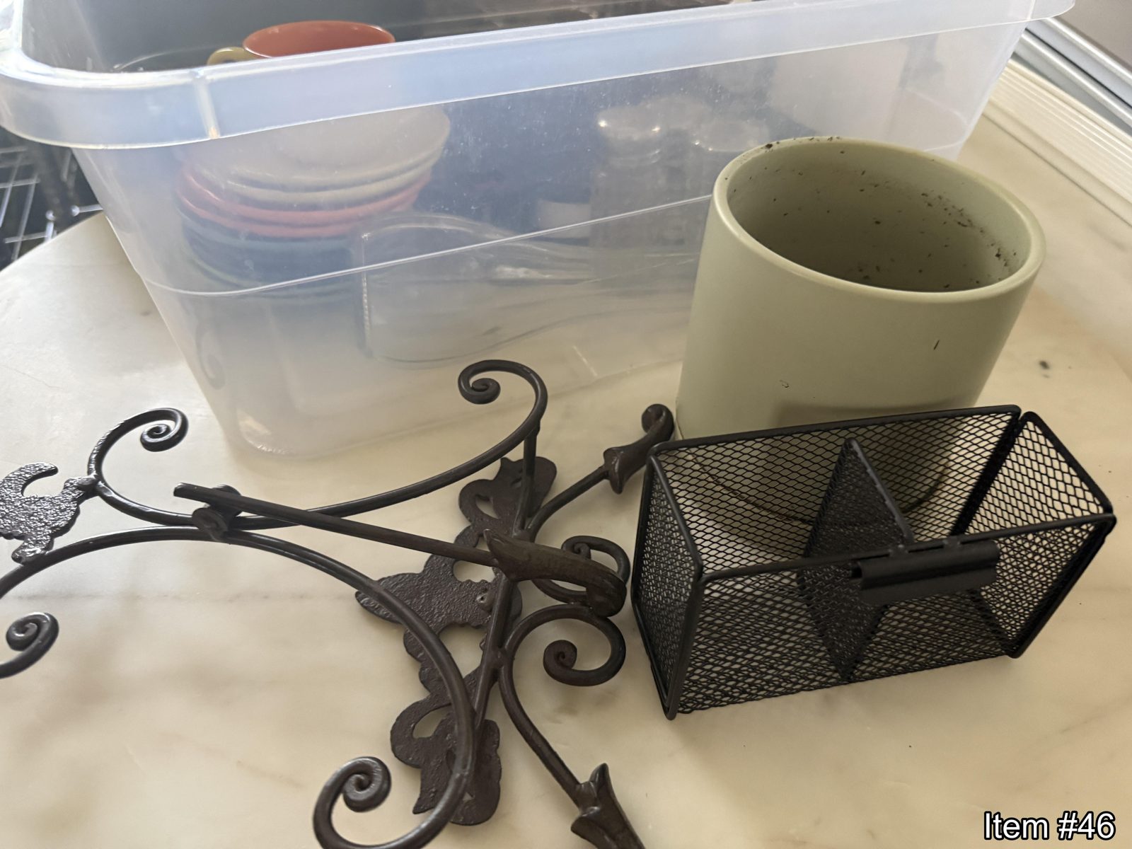 Miscellaneous housewares (lot 5)