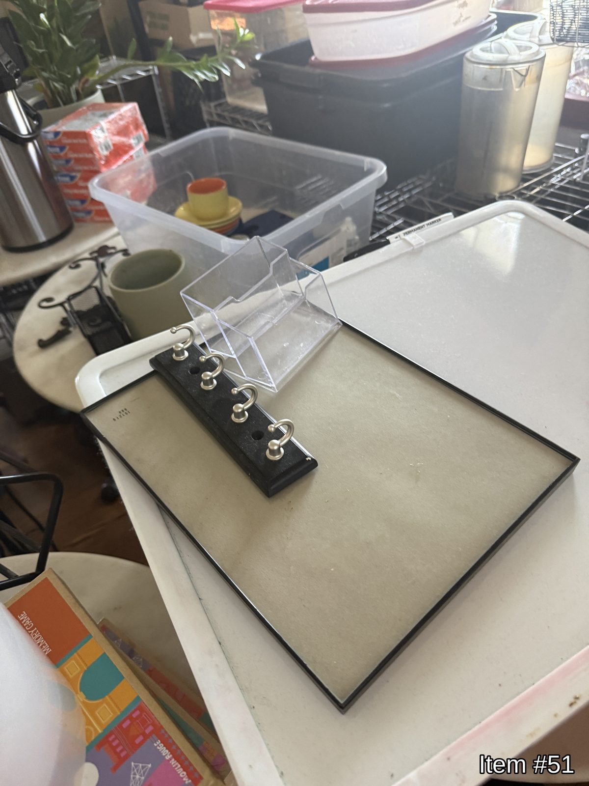 Miscellaneous housewares (lot 10)